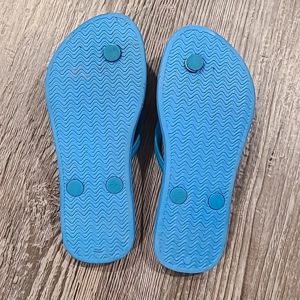 Alligator Flip Flops Size 2/3
